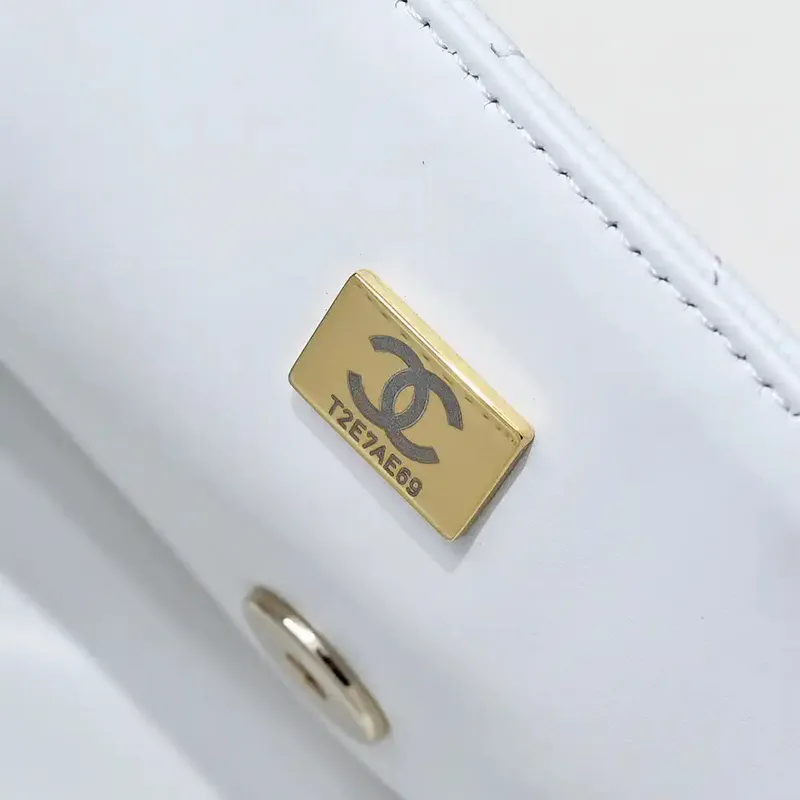 Chanel Crush Handle box Bag Calfskin AS5554 White