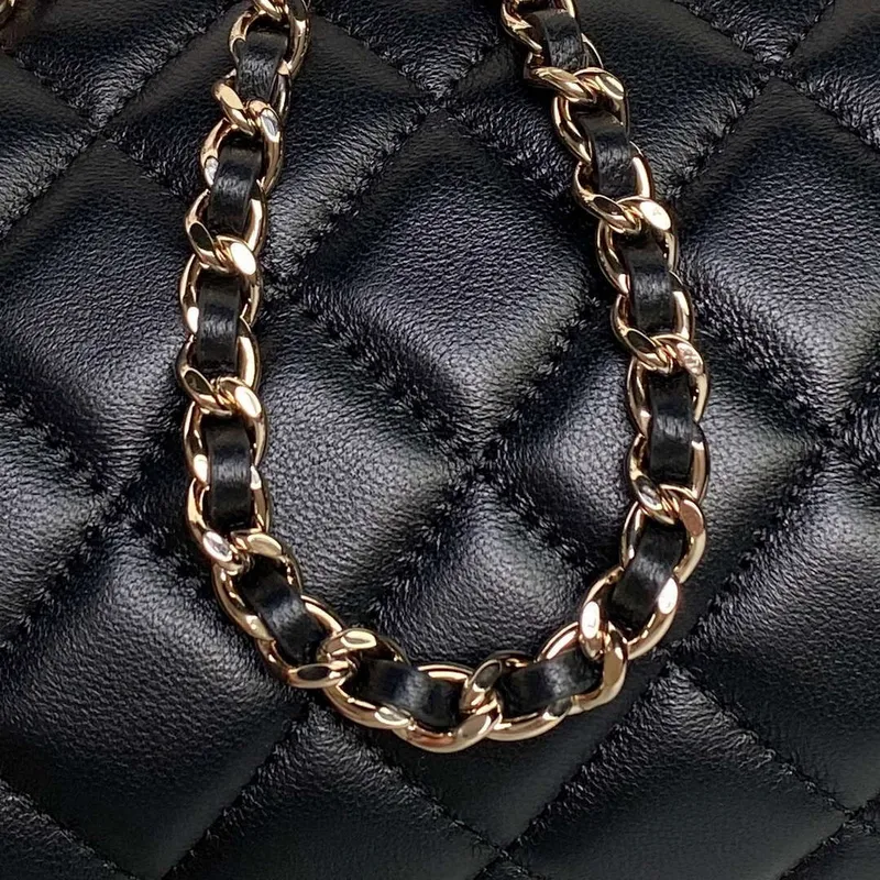 Chanel Ap4515 Clutch With Chain in Lambskin gold Black