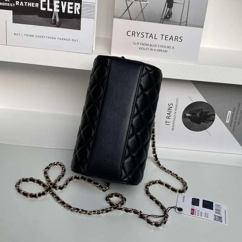 Chanel Ap4515 Clutch With Chain in Lambskin gold Black