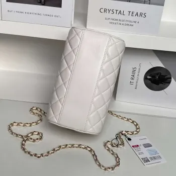 Chanel Ap4515 Clutch With Chain in Lambskin gold White