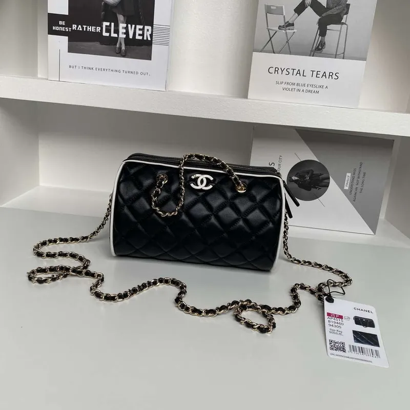 Chanel Ap4515 Clutch With Chain in Lambskin gold Black  & White