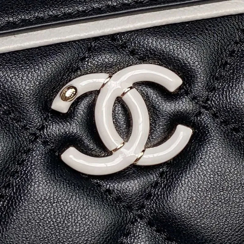 Chanel Ap4515 Clutch With Chain in Lambskin gold Black  & White