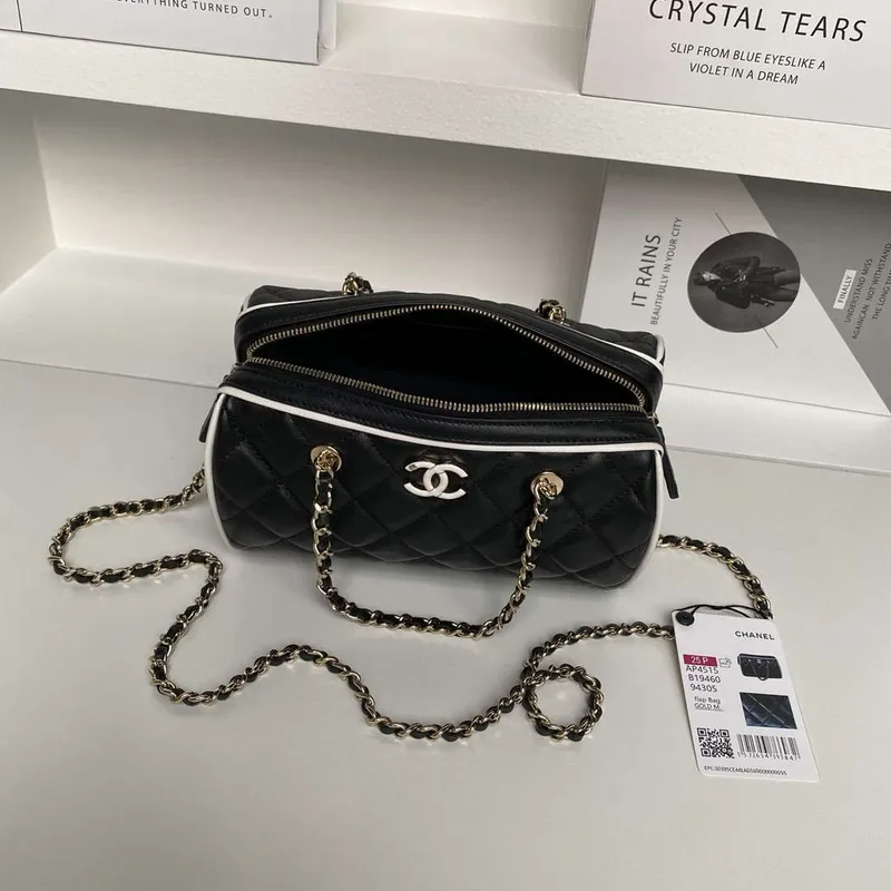 Chanel Ap4515 Clutch With Chain in Lambskin gold Black  & White
