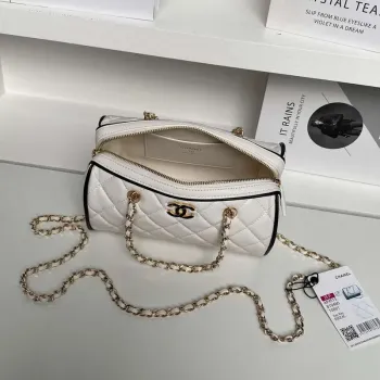 Chanel Ap4515 Clutch With Chain in Lambskin gold White & Black