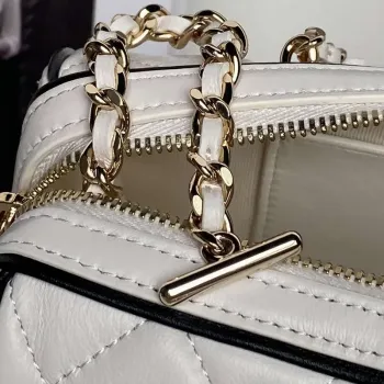 Chanel Ap4515 Clutch With Chain in Lambskin gold White & Black