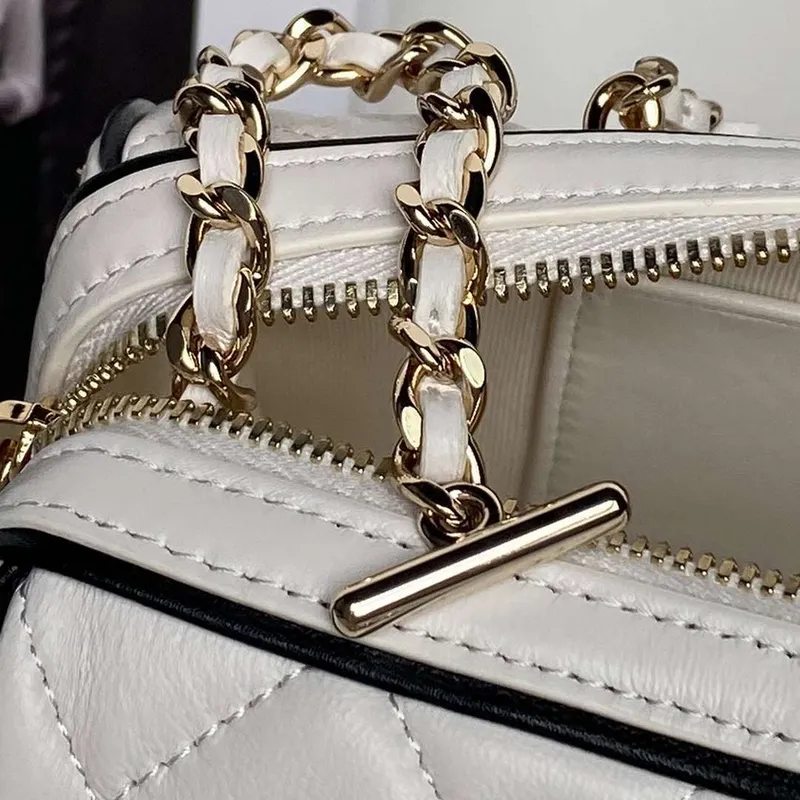 Chanel Ap4515 Clutch With Chain in Lambskin gold White & Black