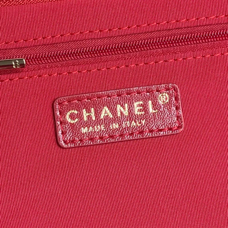 Chanel AS5222 Vanity Case Shiny Crumpled Lambskin & Gold Tone Metal Red