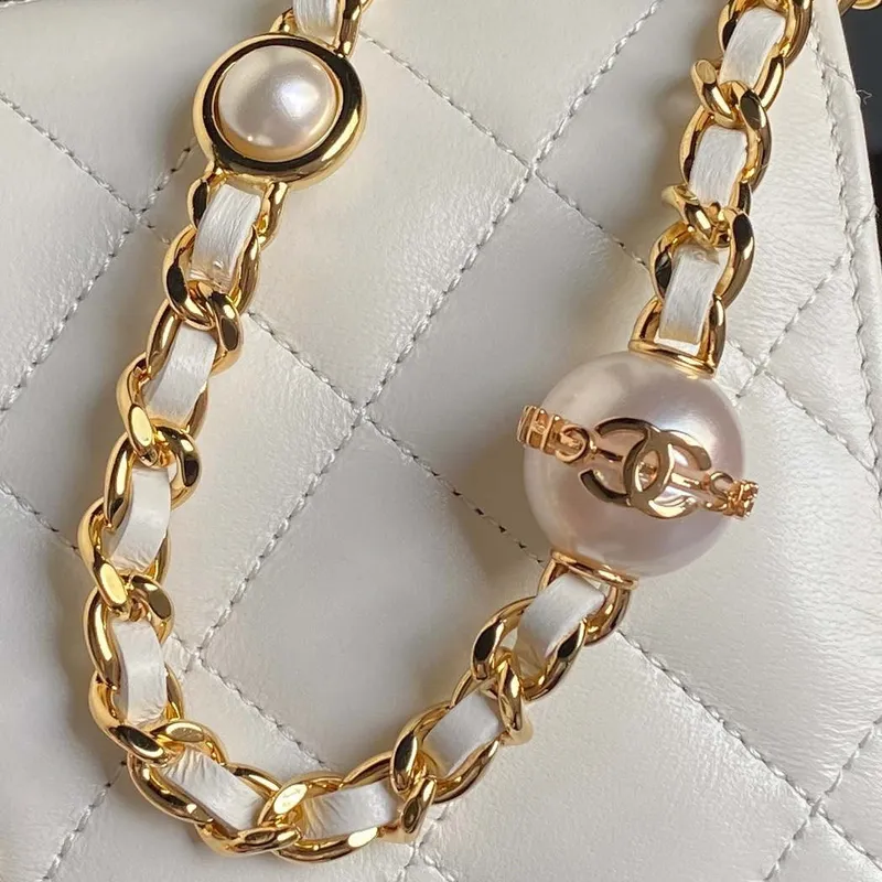 Chanel AP4282 19 Wallet On Chain Shiny Lambskin  Imitation Pearls & Gold Tone Metal White