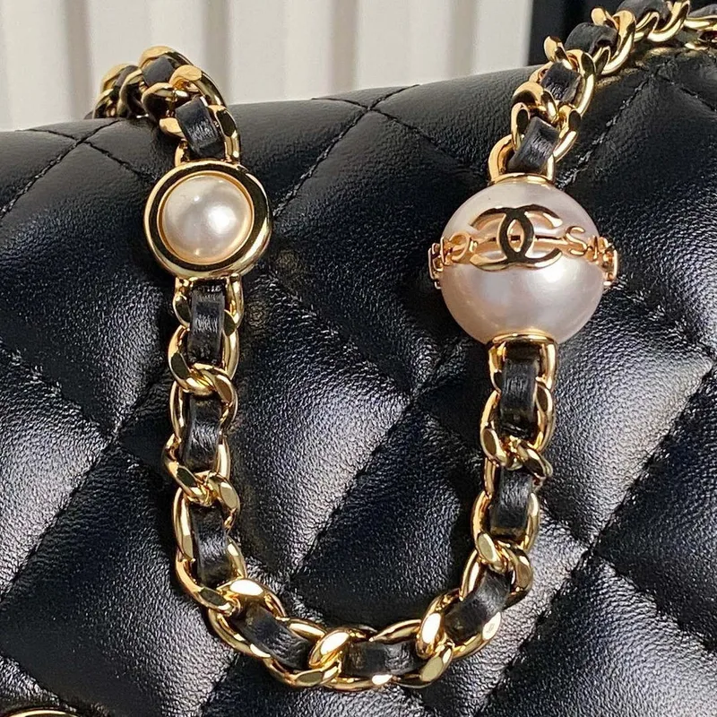 Chanel AP4282 19 Wallet On Chain Shiny Lambskin  Imitation Pearls & Gold Tone Metal Black