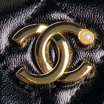 Chanel AP4285 Clutch Pearl with Chain Vanity Box bag Black