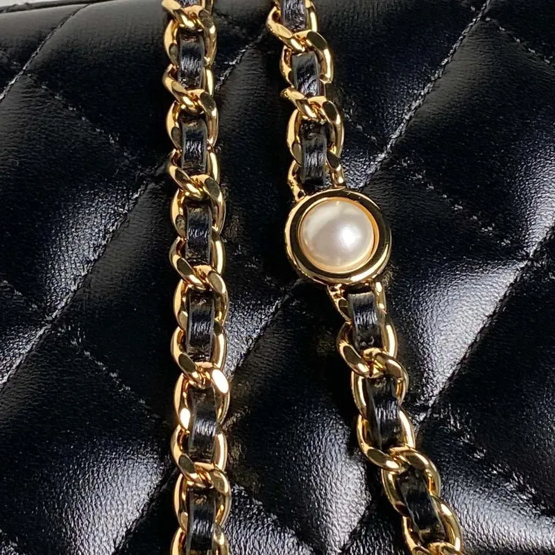 Chanel AP4285 Clutch Pearl with Chain Vanity Box bag Black