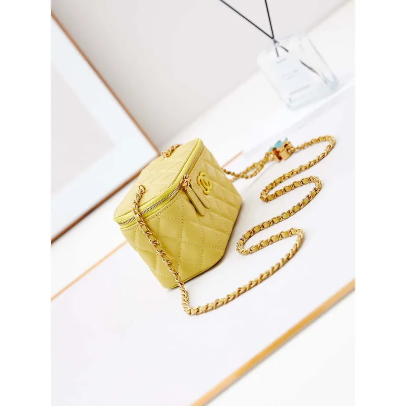 Chanel AP3940 Clutch With Chain Lambskin Vanity Box bag with Enamel buckle Yellow