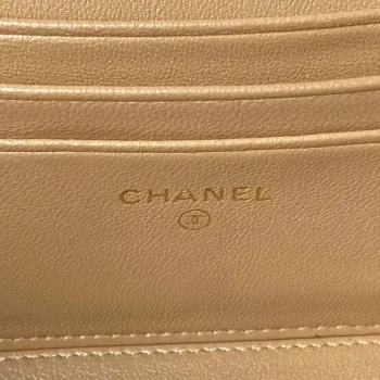 Chanel AP3940 Clutch With Chain Lambskin Vanity Box bag with Enamel buckle White