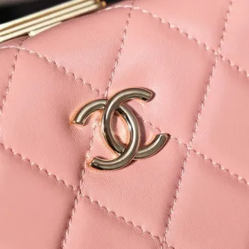 Chanel 25A Autumn and Winter New Vanity Box Lambskin Bag Pink