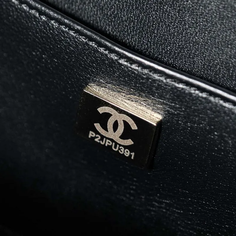 Chanel 25A Autumn and Winter New Vanity Box Lambskin Bag Black