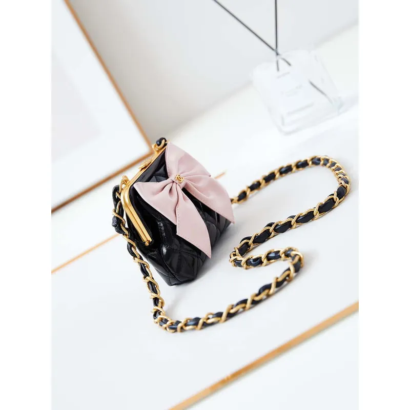 Chanel AP4028 Clutch with chain Lambskin Patent Crumpled Lambskin & Gold Tone Metal Pink & Black