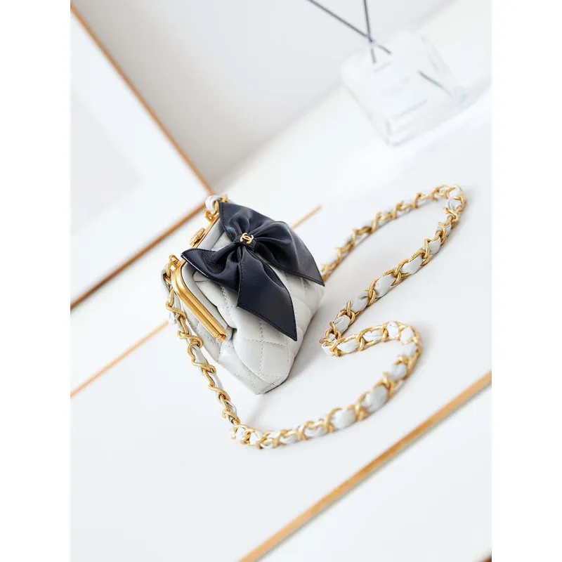 Chanel AP4028 Clutch with chain Lambskin Patent Crumpled Lambskin & Gold Tone Metal White