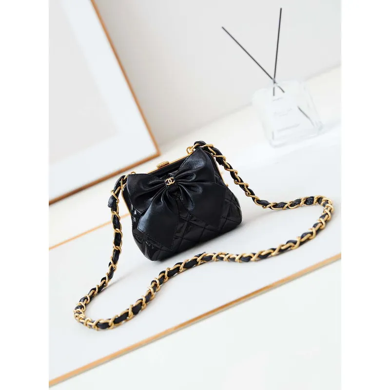 Chanel AP4028 Clutch with chain Lambskin Patent Crumpled Lambskin & Gold Tone Metal Black
