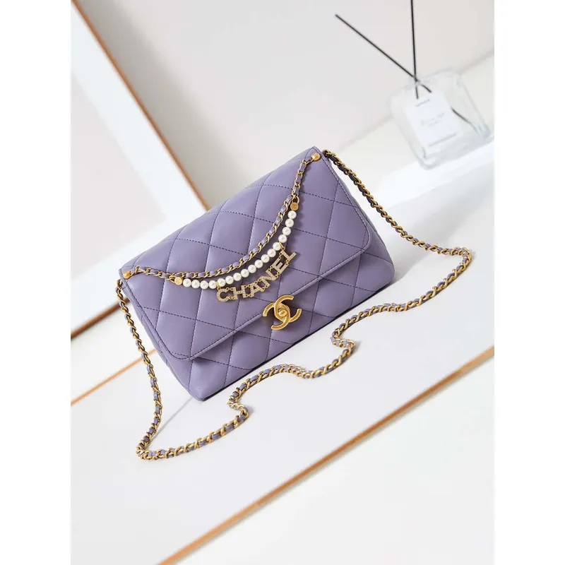 Chanel AS5011 Flap bag Shiny Lambskin Imitation Pearls & Gold Tone Metal Light Purple