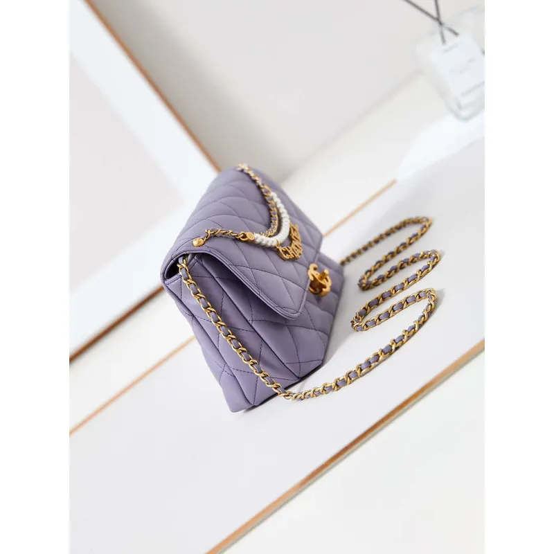 Chanel AS5011 Flap bag Shiny Lambskin Imitation Pearls & Gold Tone Metal Light Purple