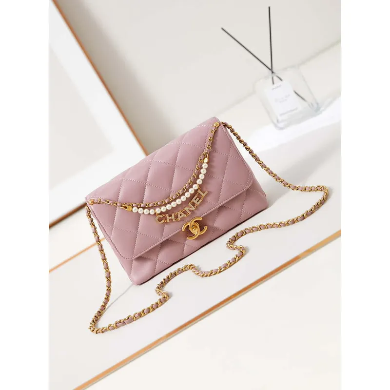Chanel AS5011 Flap bag Shiny Lambskin Imitation Pearls & Gold Tone Metal Pink