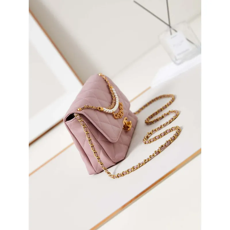 Chanel AS5011 Flap bag Shiny Lambskin Imitation Pearls & Gold Tone Metal Pink