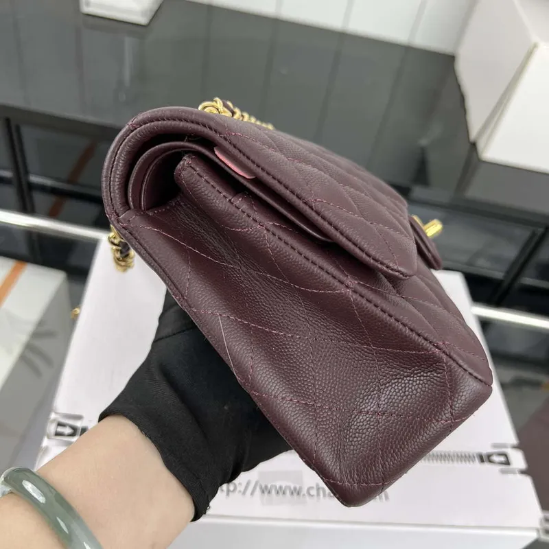 Chanel A01112 Flap Classic 11.12 Handbag Grained Calfskin & Gold Tone Metal wine Red