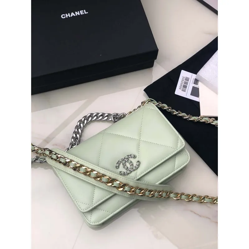 Chanel AP0957 19 Wallet on Chain Woc Shiny Lambskin Green Silver