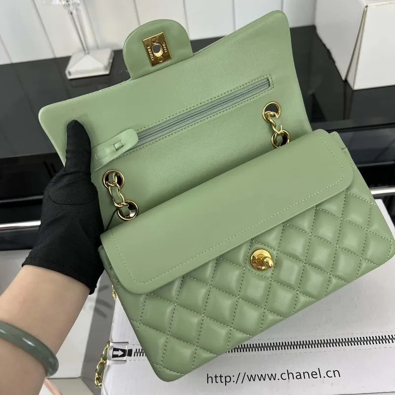 Chanel A01117 Flap Handbag Classic Bag Green Lambskin