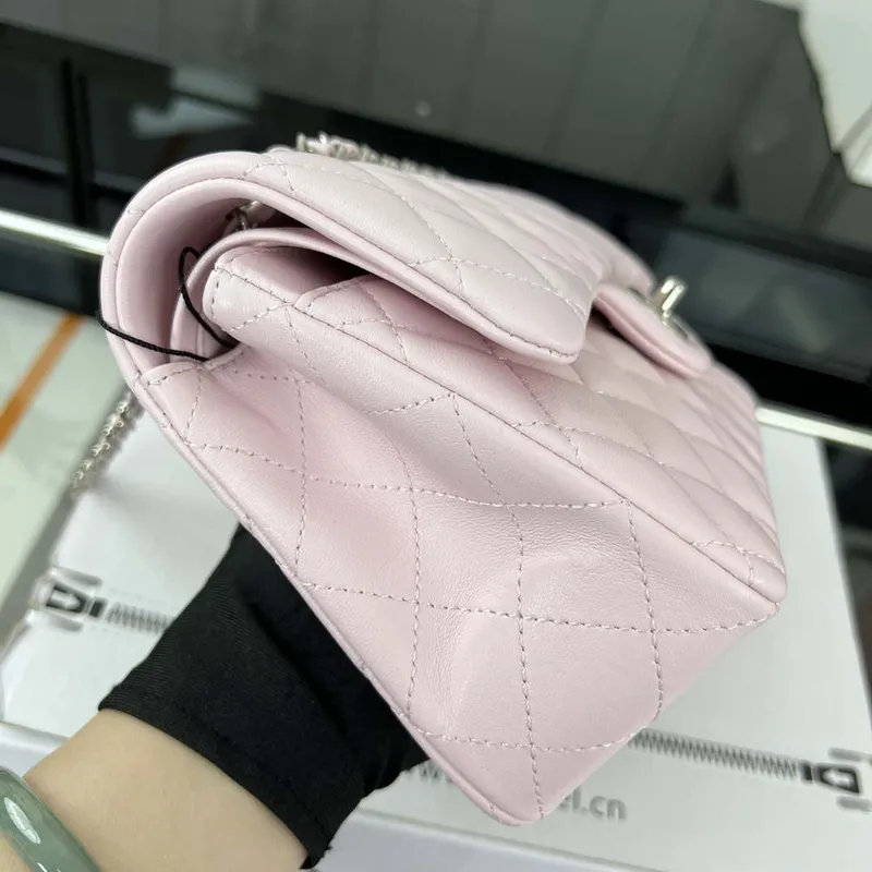 Chanel A01117 Flap Handbag Classic Bag Light Pink Lambskin
