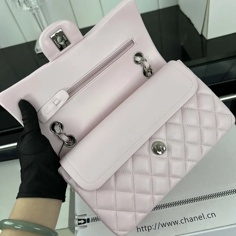Chanel A01117 Flap Handbag Classic Bag Light Pink Lambskin