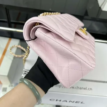 Chanel A01117 Flap Handbag Classic Bag Light Pink Lambskin
