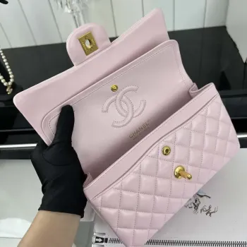 Chanel A01117 Flap Handbag Classic Bag Light Pink Lambskin