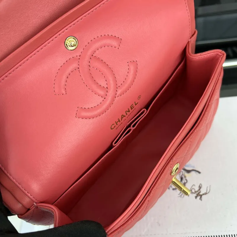 Chanel A01117 Flap Handbag Classic Bag Red Lambskin