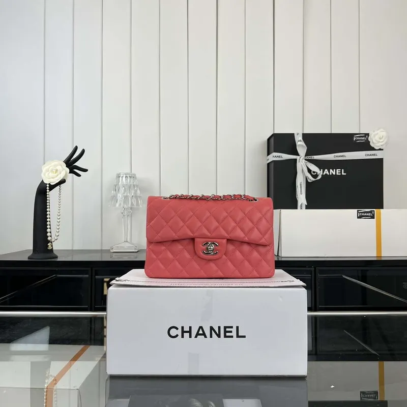 Chanel A01117 Flap Handbag Classic Bag Red Lambskin