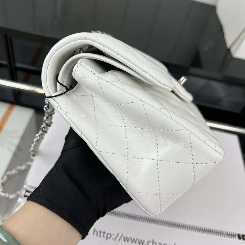Chanel A01117 Flap Handbag Classic Bag White Lambskin