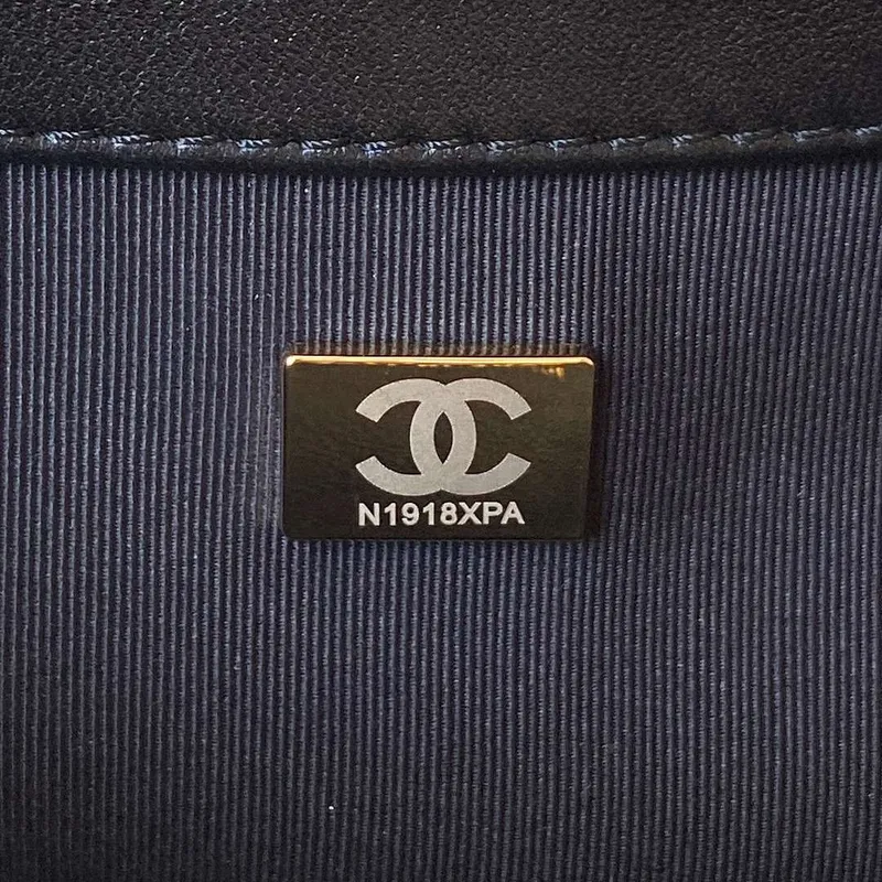 Chanel AS4610 Messenger bag Lambskin Black