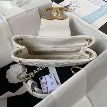 Chanel AS4610 Messenger bag Lambskin White
