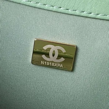 Chanel AS4610 Messenger bag Lambskin Green