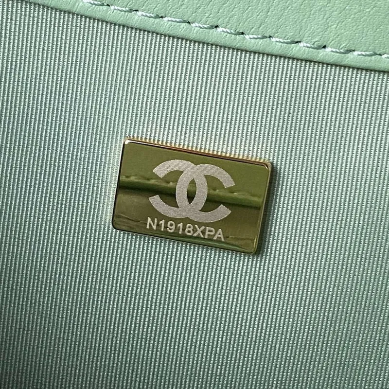 Chanel AS4610 Messenger bag Lambskin Green
