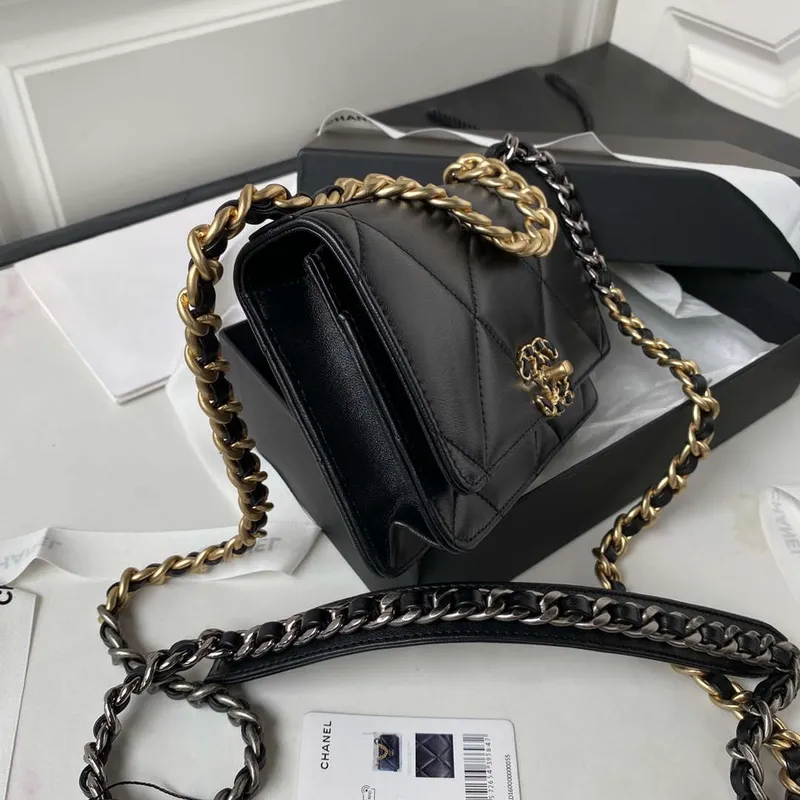 Chanel AP3267 19 Wallet on Chain Woc Shiny Lambskin Black