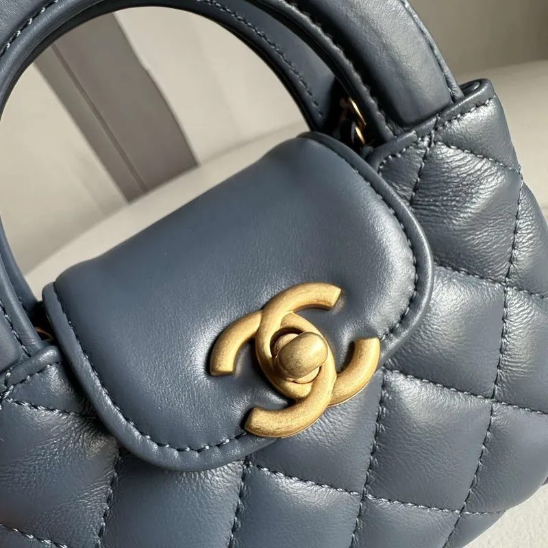 Chanel AP3435 Shiny Aged calfskin & gold tone metal Navy Blue
