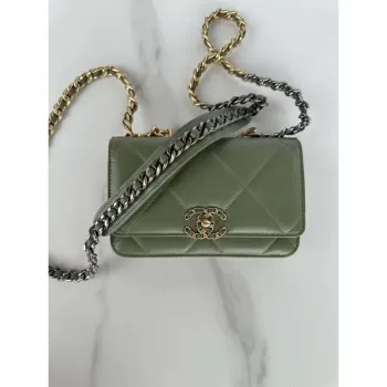 Chanel AP3267 19 Wallet on Chain Woc Shiny Lambskin Green