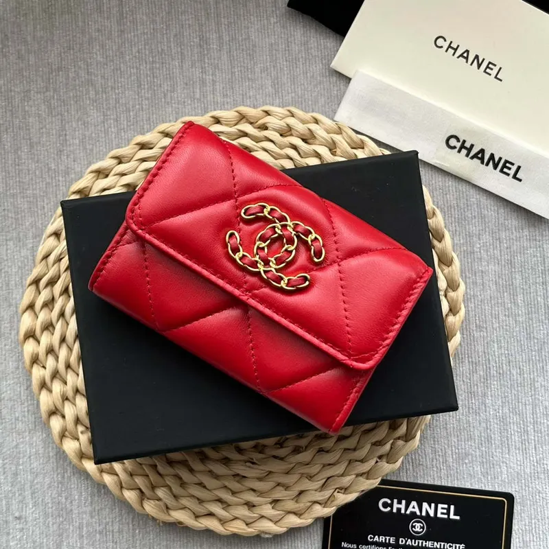 Chanel AP1790 19 flap Card Holder shiny lambskin gold tone ruthenium finish metal Red