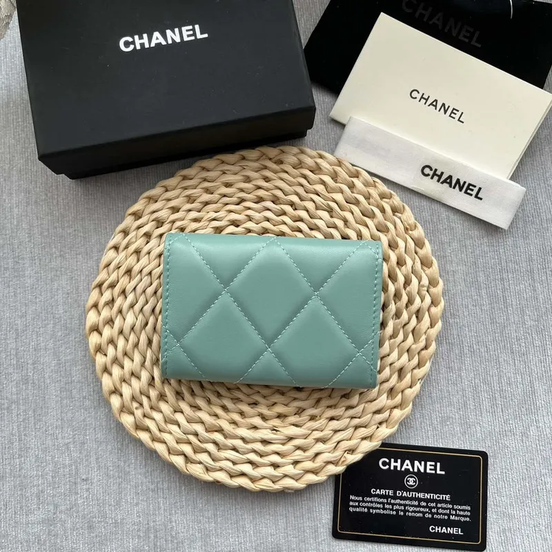 Chanel AP1790 19 flap Card Holder shiny lambskin gold tone ruthenium finish metal Blue