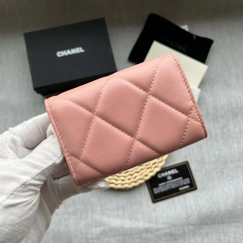 Chanel AP1790 19 flap Card Holder shiny lambskin gold tone ruthenium finish metal Pink