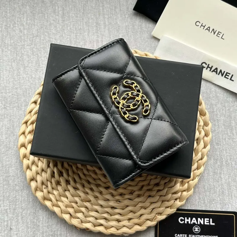 Chanel AP1790 19 flap Card Holder shiny lambskin gold tone ruthenium finish metal Black
