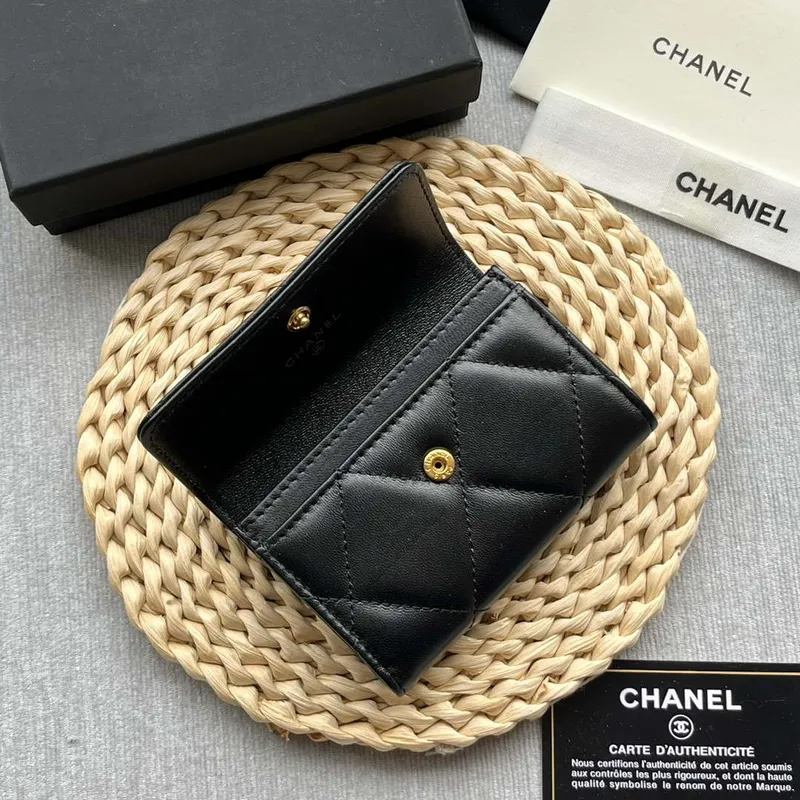Chanel AP1790 19 flap Card Holder shiny lambskin gold tone ruthenium finish metal Black