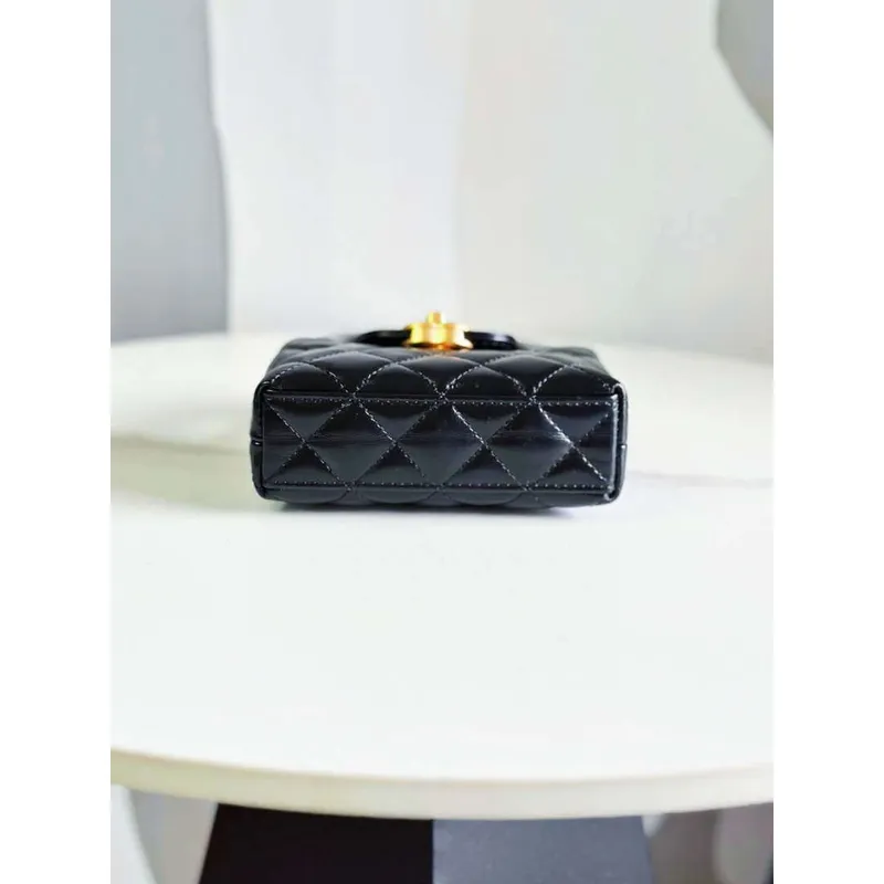 Chanel AP3435 Shiny aged calfskin & gold tone metal Black