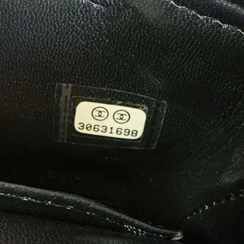 Chanel AP3435 Shiny aged calfskin & gold tone metal Black